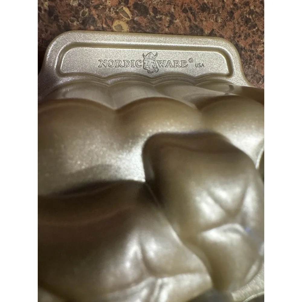 Nordic Ware Gingerbread Loaf Pan 6 Cup Cast Aluminum Christmas Cake Mold